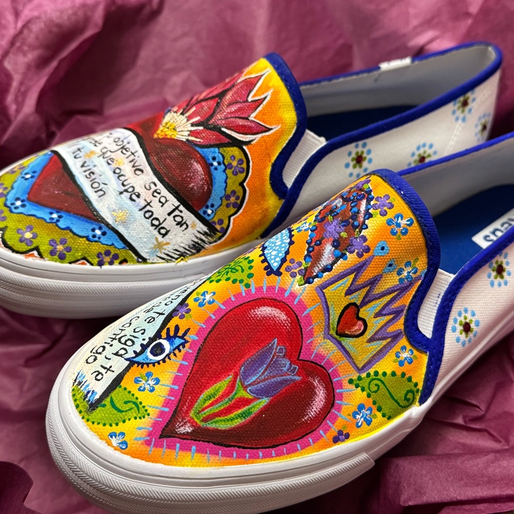 Hand painted - Picture 1 of 2